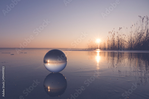 Glaskugel auf dem Grimnitzsee - Perspektive