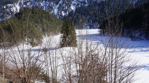 Fernpass, Tirol, Österreich, Strasse zwischen Reutte und Nassereith mit Zugspitze photo