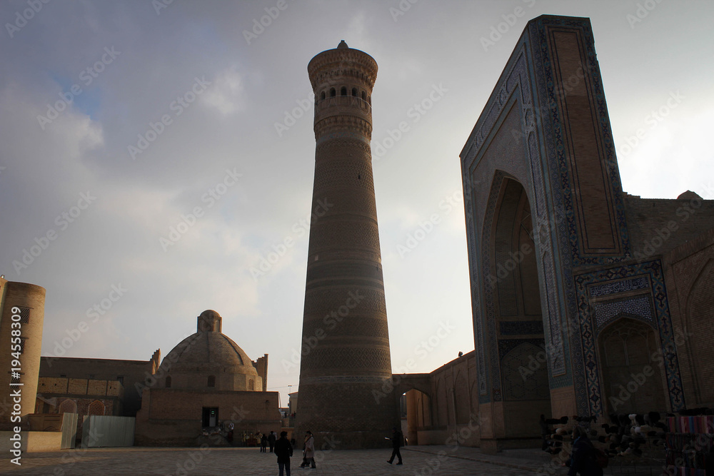 Fototapeta premium Kalan Minaret and Mosque view, Bukhara, Uzbekistan