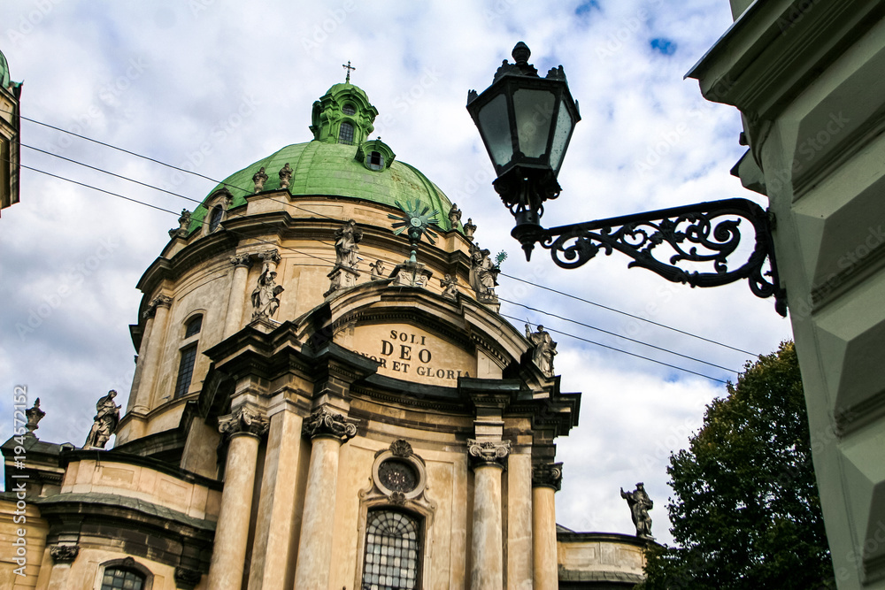 Fototapeta premium Closeup Facade of Old Dominic Cathedral Streetlamp