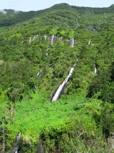 Saint Benoit / La Reunion: The Bridal Veil Falls are located at about 500 m altitude along the mountainous rampart that separates the Salazie cirque and the plateau forest Belouve