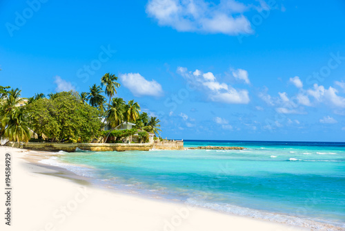 Fototapeta Naklejka Na Ścianę i Meble -  Dover Beach - tropical beach on the Caribbean island of Barbados. It is a paradise destination with a white sand beach and turquoiuse sea.