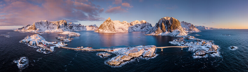 Papier peint photo Lofoten Panorama de Reine à Hamnøy  © Thomas