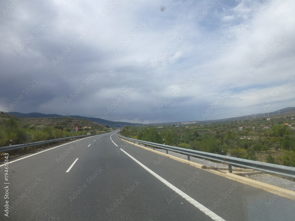 Gergal camino a Guadix en Granada, Andalucia, España Gergal camino a Guadix en Granada, Andalucia, España