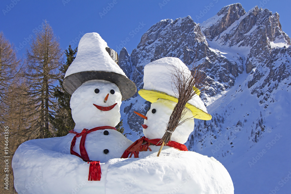 Obraz premium Two big snowmen at the Sexten ski resort in Italy
