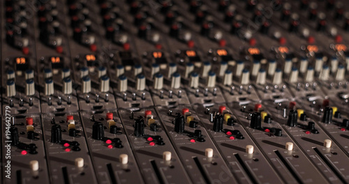 Mixer audio professionale