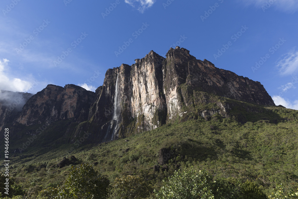 Kukenan falls, Kukenan Tepui, Canaima National Park.