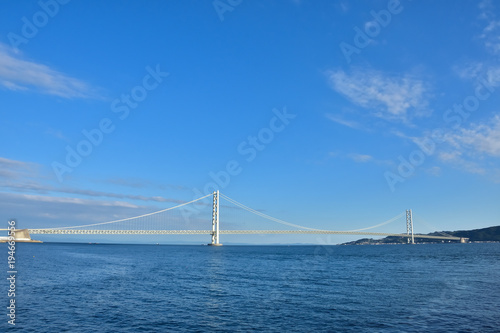 兵庫 明石海峡大橋と青空