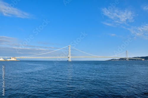 兵庫 明石海峡大橋と青空