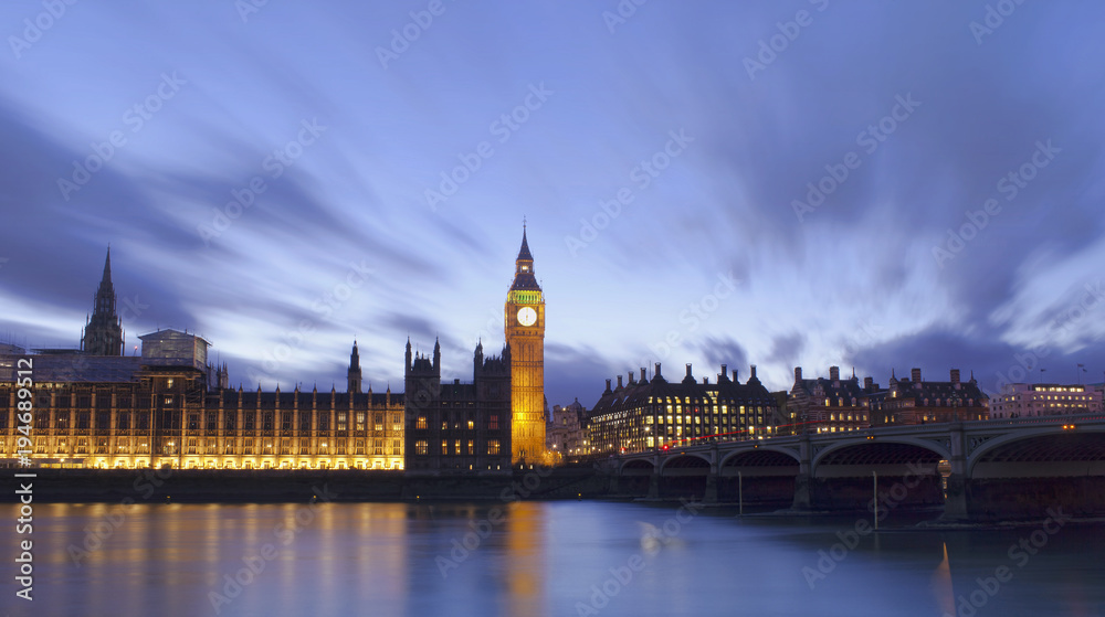 Big Ben and House of Parliament. Night scene in London city