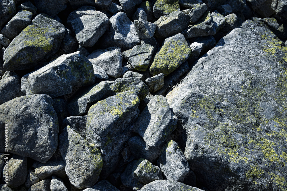 granite stones of different sizes