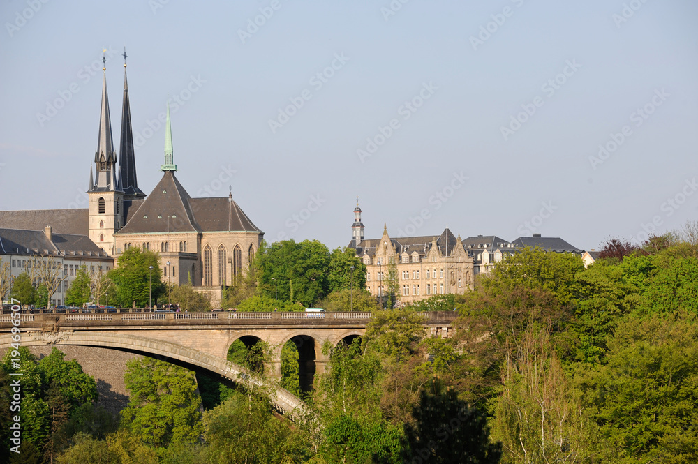 Obraz premium Luxembourg paradis fiscal taxe impots 