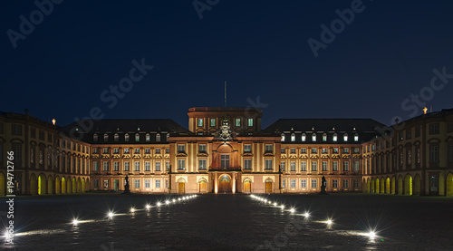 Mannheimer Schloss in der Nacht © Matthias