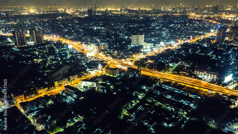 Obraz premium Panorama light of cityscape at golden hour
