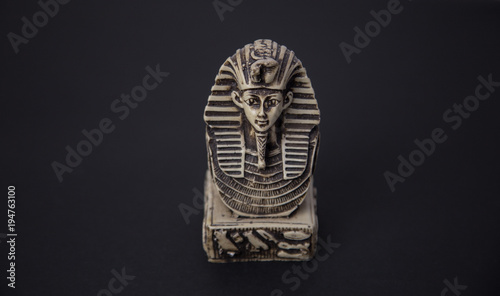 Figurine Souvenir of tutankhamun with Holographic letters.