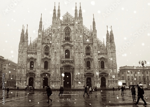 duomo milano neve