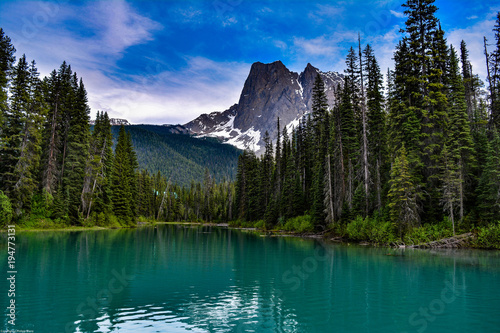Fototapeta Naklejka Na Ścianę i Meble -  Canada Emerald Lake natural