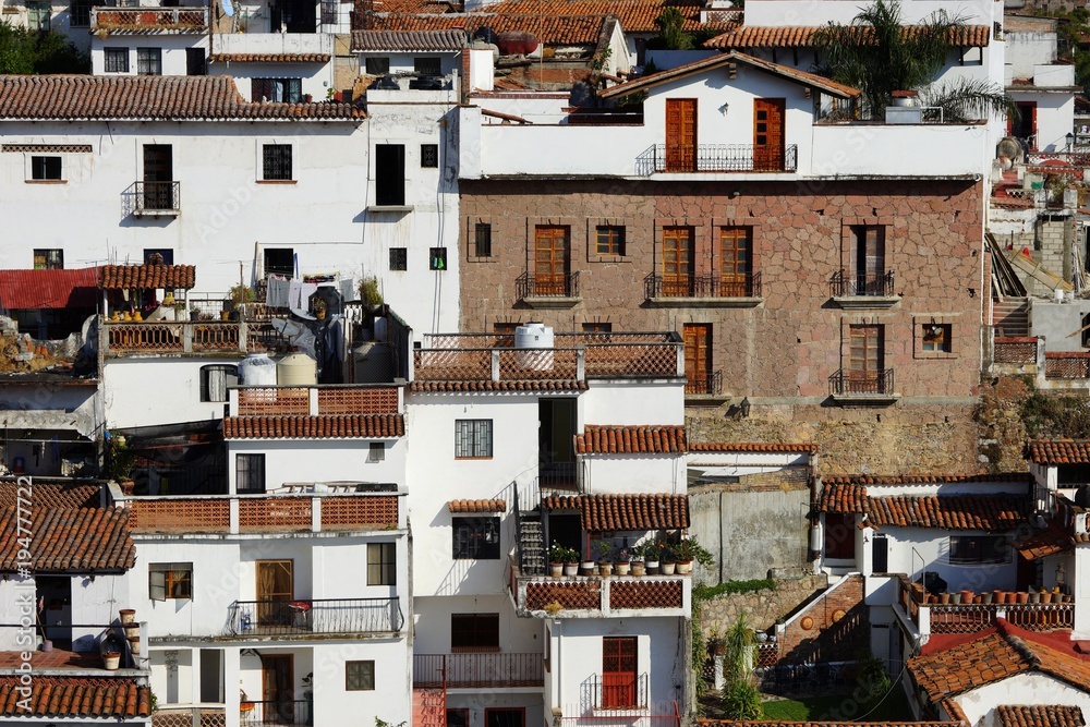 White city houses atTaxco de Alarcon, daytime