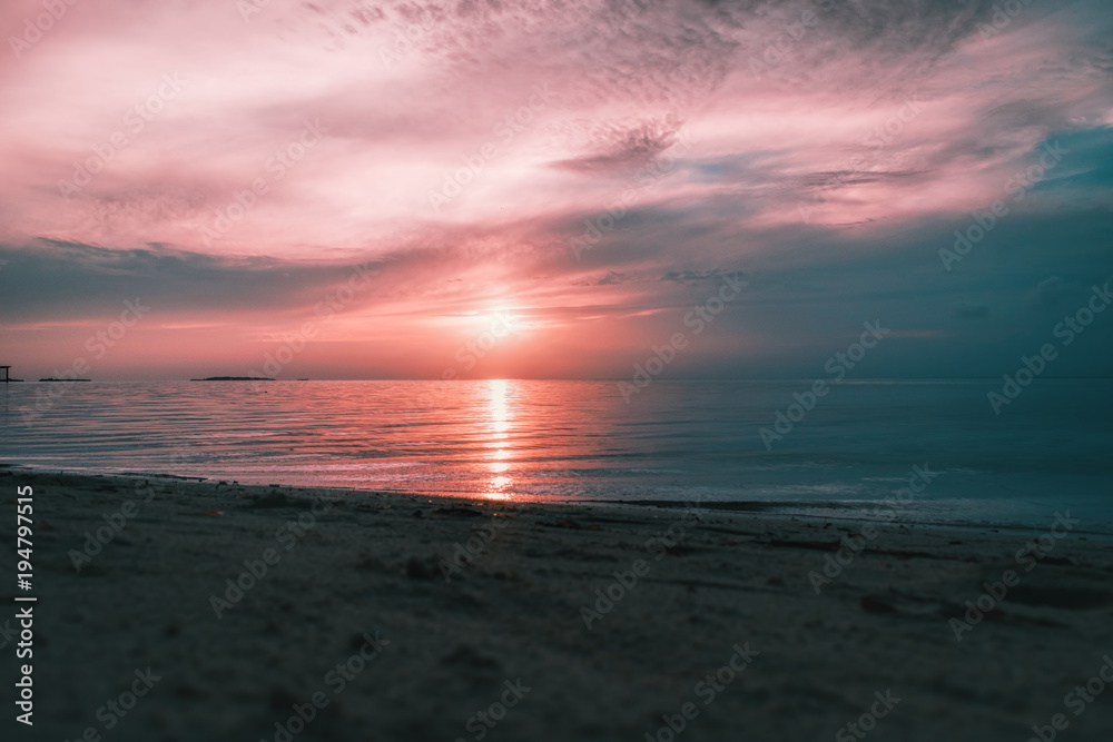 Fototapeta premium Beautiful Sunset at Maldives island beach resort