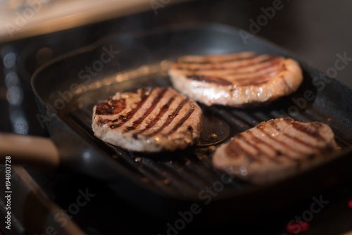cooking rib eye steak n grill pan