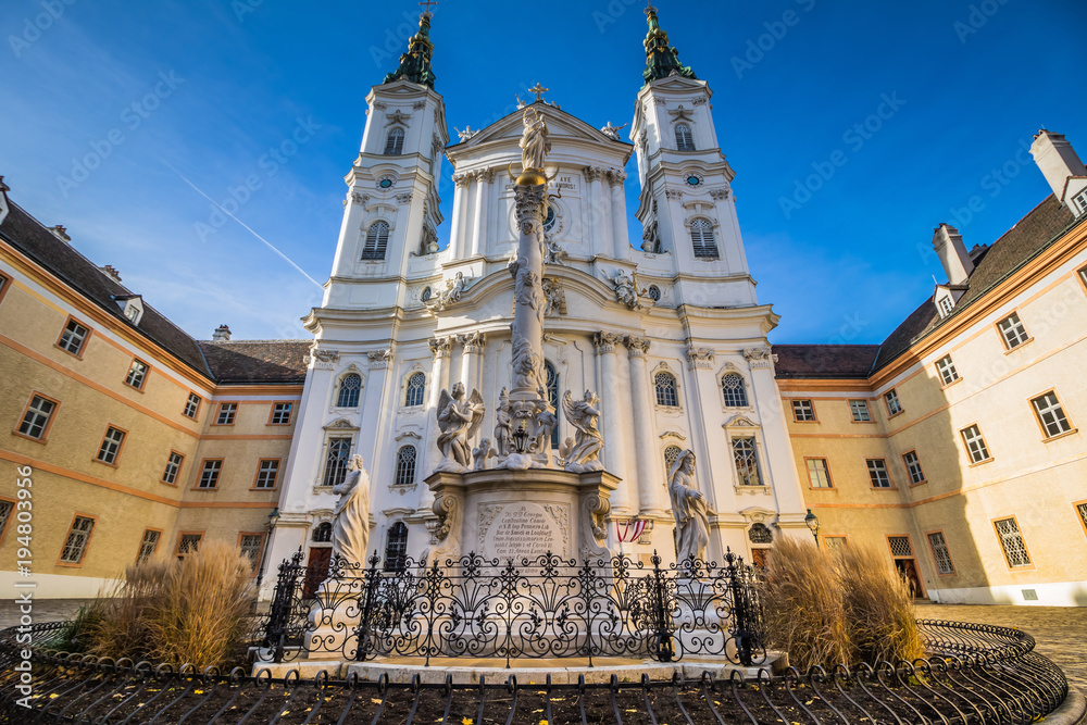 Obraz premium Piaristenkirche Maria Treu in Wien, Österreich