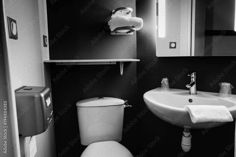 Fototapeta premium petite salle de bain