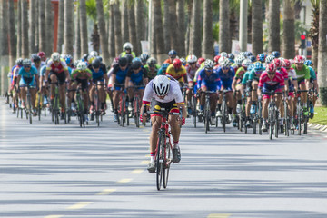 Wandcirkels Fietsen Wielerrace met dynamische bewegingsonscherpte  © sezer66