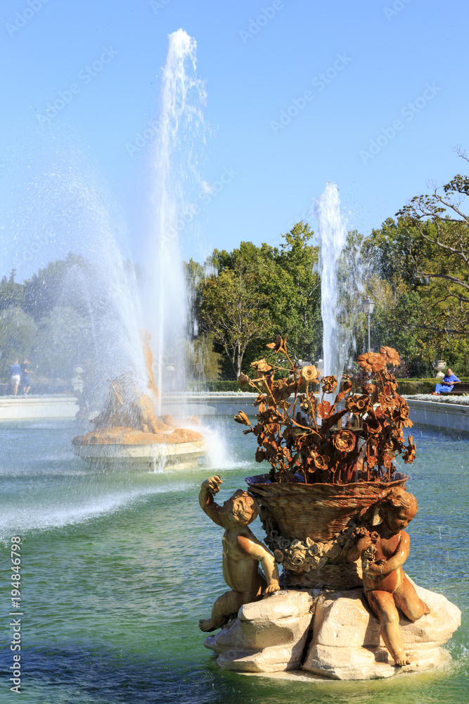  Fountain in the garden of Aranjuez, Spain. 