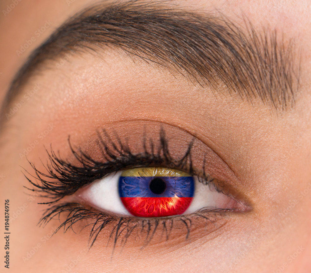 Obraz premium drapeau dans la pupille