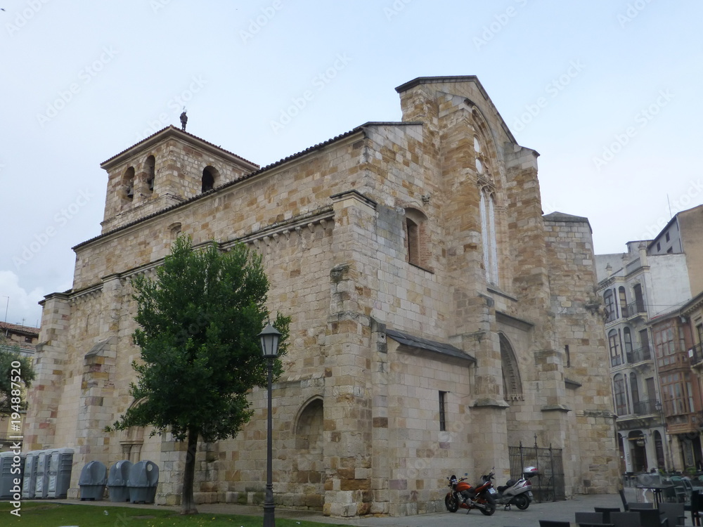 Zamora, ciudad de la comunidad de Castilla y León, al noroeste de España