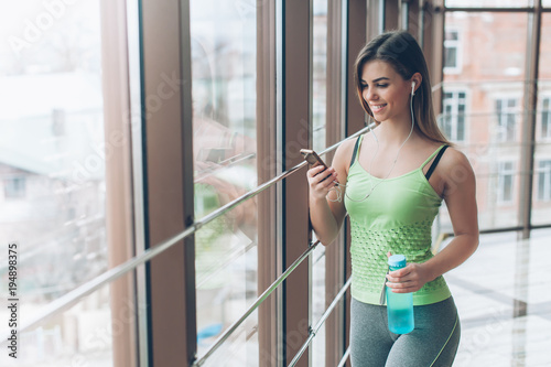Sports girl in the gym Free Download Sports girl in the gym - GFXLoad
