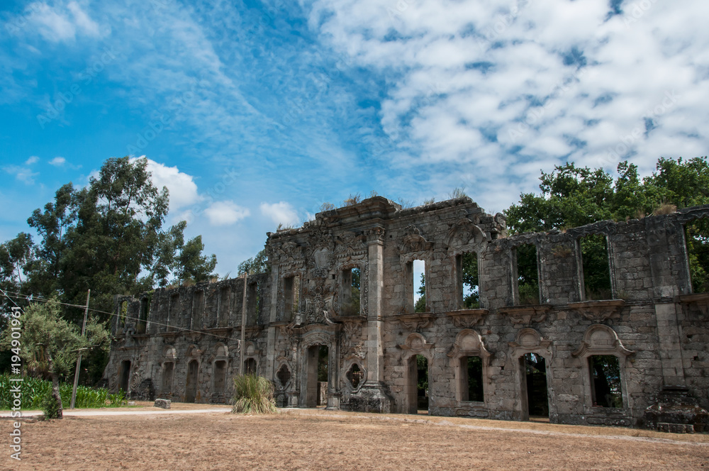 Palácio abandonada e em ruínas