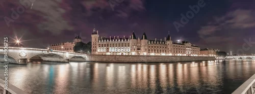 Fototapeta samoprzylepna Paryż - Conciergerie