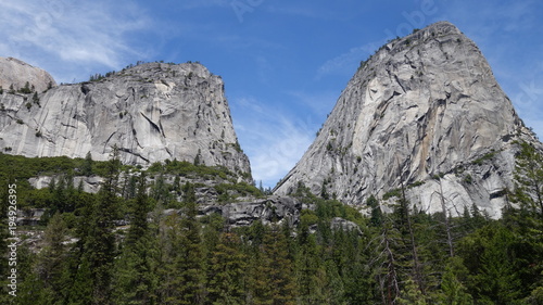 Scenic overview of mountains in Yosemite National Park (CA, USA)