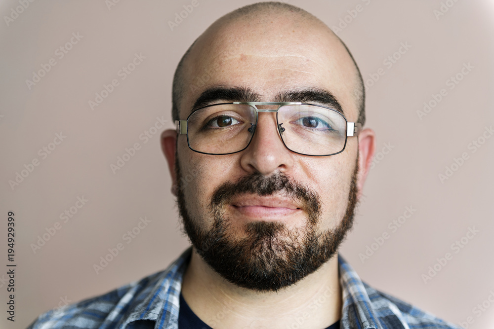 Obraz premium Portrait of cheerful Caucasian man