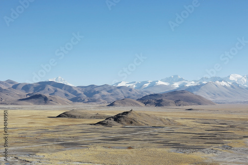 Fototapeta Naklejka Na Ścianę i Meble -  Tibetan landscape travel