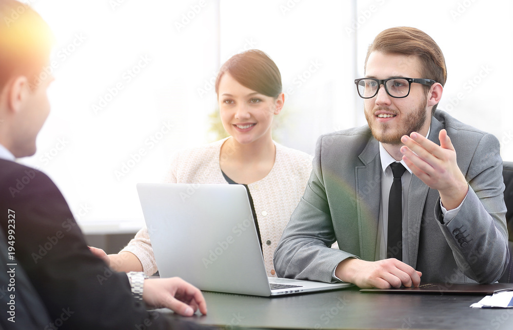 employees communicate with the customer in the office employees communicate with the customer in the office