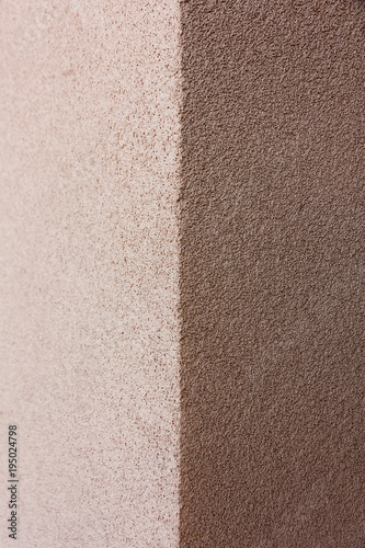 Bicolour brown-pink wall texture