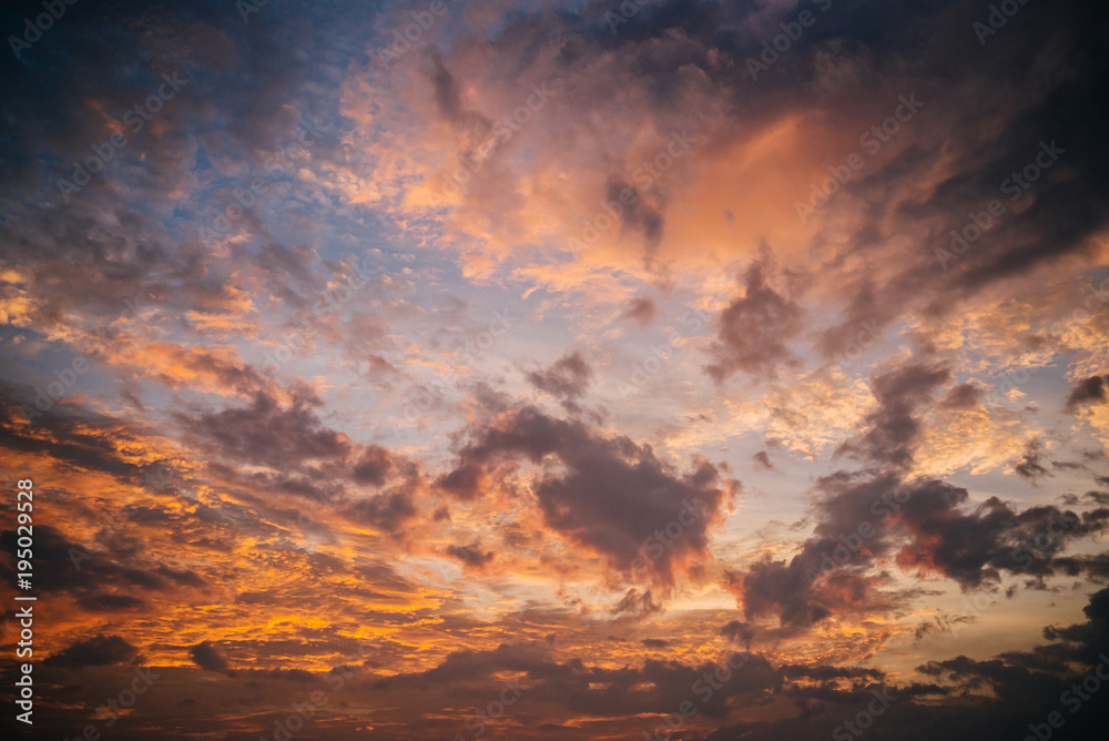 Fototapeta premium texture of beautiful clouds in the sky during sunset