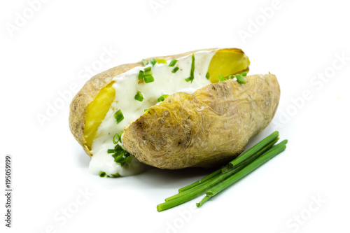 ofenkartoffel folienkartoffel kartoffel isoliert freigestellt auf weißen Hintergrund, Freisteller
