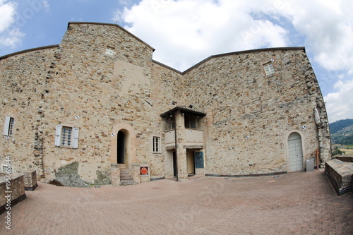 castello di rossena matildico photo