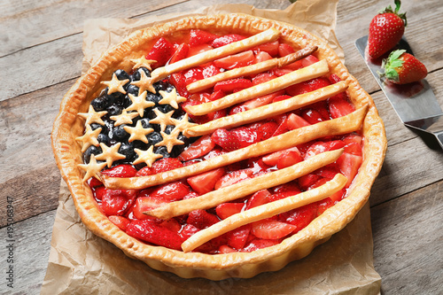 Принти на полотні Tasty American flag pie on wooden table
