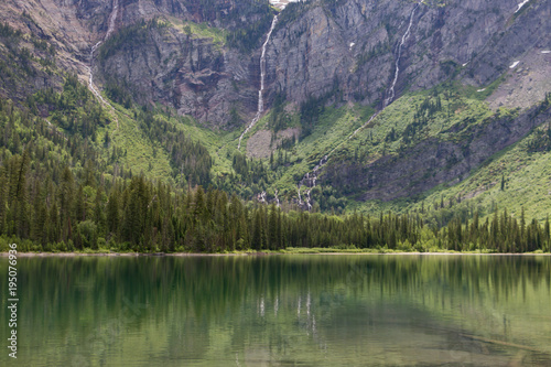 Fototapeta Naklejka Na Ścianę i Meble -  Reflections on Avalanche Lake, Glacier National Park