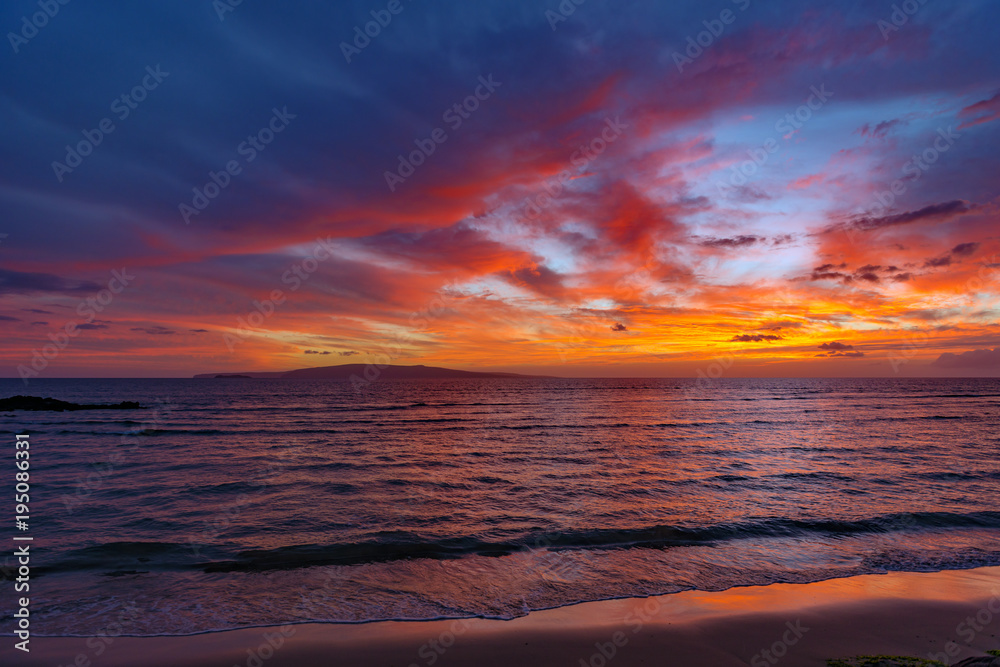 sunset at the kihei coast maui hawaii