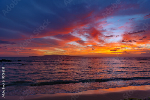 sunset at the kihei coast maui hawaii
