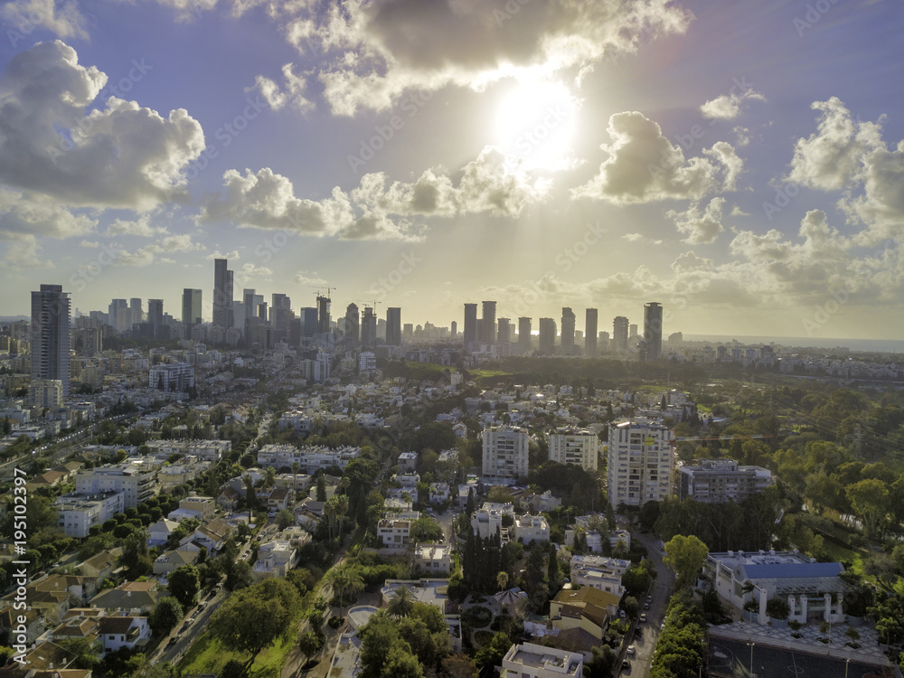 Naklejka premium Tel Aviv Cityscape HaYarkon Park