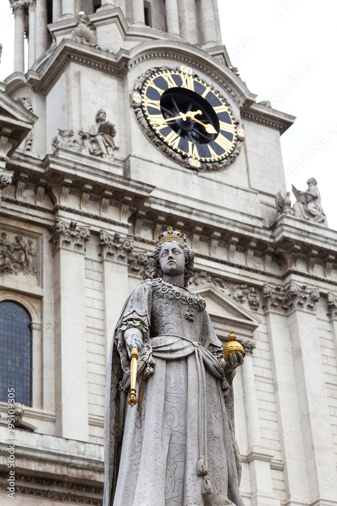 Monument to Queen Anne in front of the St Paul's Cathedral, London, United Kingdom