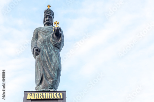 Denkmal von Kaiser Barbarossa in der Hamburger Speicherstadt photo