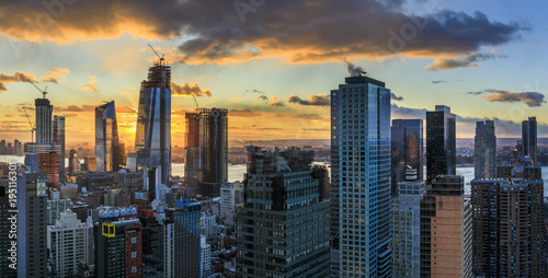 View to Manhattan at sunset  New York  USA