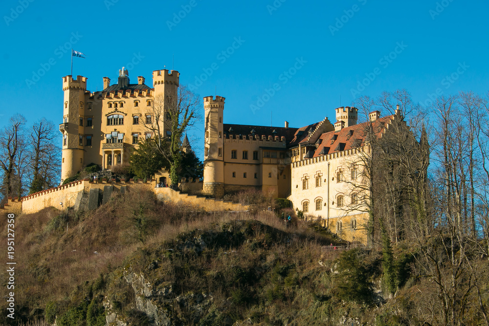 Veduta panoramica del famoso castello di Hohenschwangau del re Ludovico II in Baviera, Germania